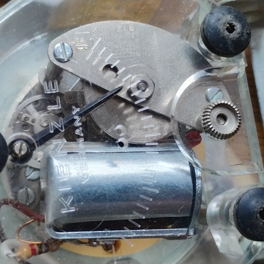 🇩🇪 Vintage KIENZLE German Desktop CLOCK  PARTS ⏰